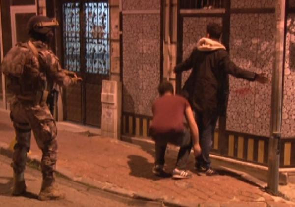 Gece yarısı şok baskın! Hepsi yakalandı - Resim: 1