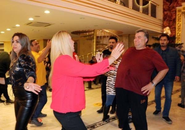 'Muhteşem Cuma' için gelen İranlı turistler, gece kurtlarını böyle döktü - Resim: 2