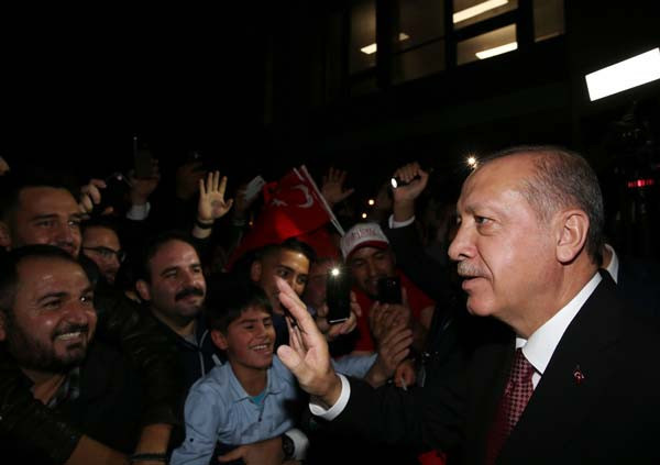 Cumhurbaşkanı Erdoğan'a sevgi gösterisi - Resim: 1