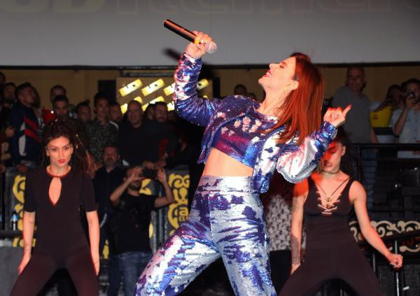 Gece kulüpleri sezona 'merhaba' dedi ortalık yıkıldı - Resim: 4