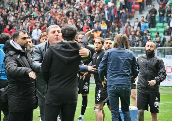 Amed Sportif- Sakaryaspor futbolcuları maç öncesi kavga etti - Resim: 4