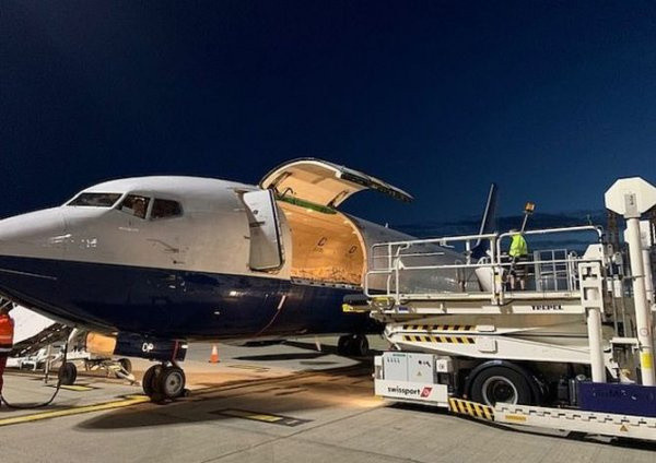 Polonya altınlarını İngiltere'den aldı! En büyük altın nakliyatı - Resim: 1