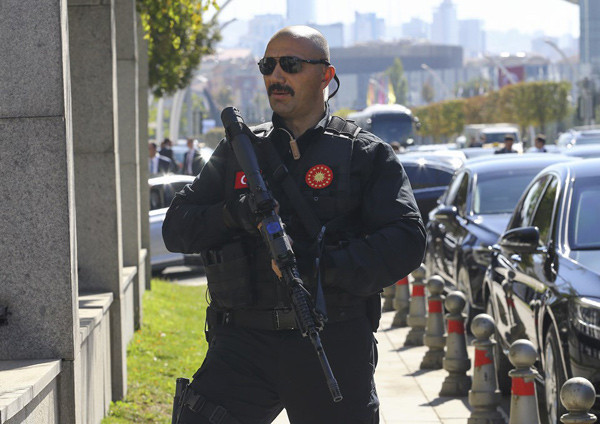 Cumhurbaşkanı Erdoğan'a yerli silahlı koruma - Resim: 2