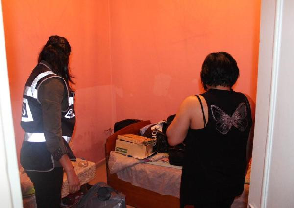 Otellere gece yarısı baskını! Fuhuş yapanlar arasında... - Resim: 3