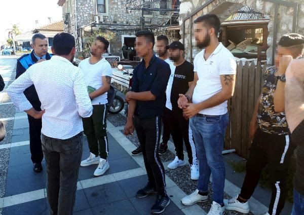 Muğla'da asker bahanesiyle para toplayan 7 arkadaşa dilencilikten ceza - Resim: 1