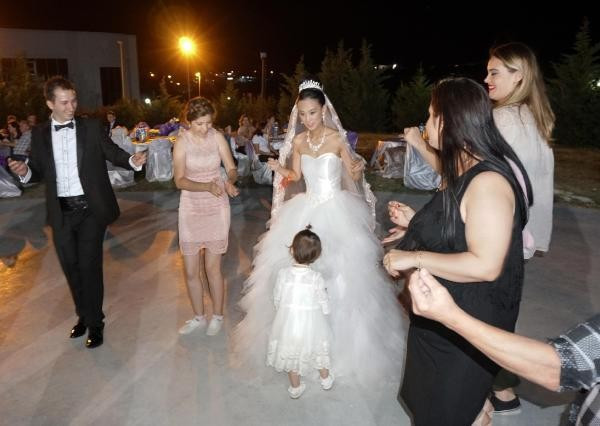 Çinli geline Trakya düğünü yaptılar ortaya bu görüntüler çıktı - Resim: 3