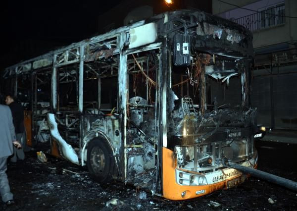 Yolcuları diri diri yakacaklardı - Resim: 1