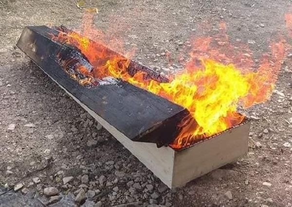 Koronavirüsten öldü gömüldükten sonra tabutu yakıldı - Resim: 4