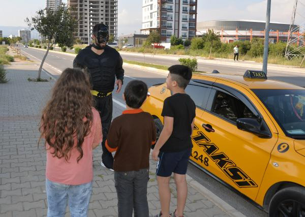 Görenler şaşkına döndü Mersin'de böyle taksici görülmedi! Sebebi ise bakın ne - Resim: 1