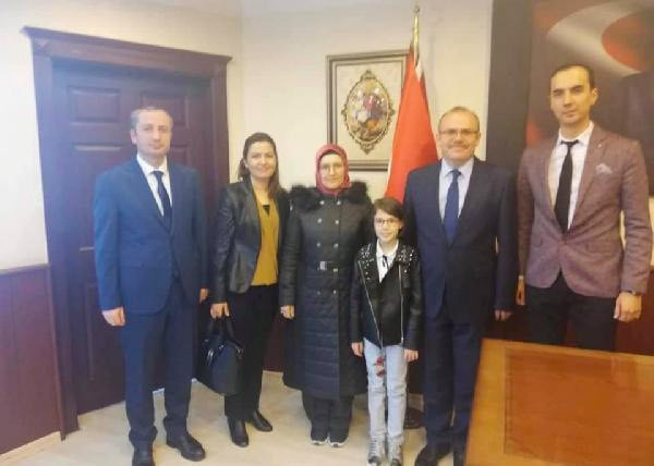 23 Nisan'da koltuğuna kızını oturtan kaymakam, vali yardımcısı oldu - Resim: 0