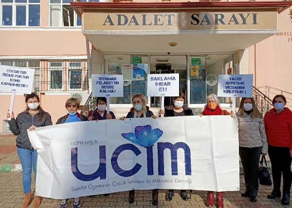 Antalya'da yaşadıkları iğrençliği bu resimle anlattılar: Oklava ve şarj kablosuyla... - Resim: 1