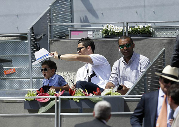 Ronaldo ve oğlu tenis turnuvasında! - Resim: 1