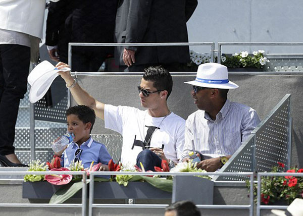 Ronaldo ve oğlu tenis turnuvasında! - Resim: 4