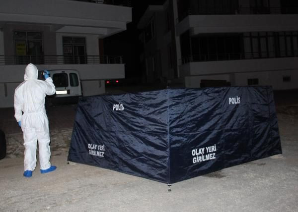 Konya'da genç kadın birlikte yaşadığı sevgilisini bıçaklayarak  öldürdü - Resim: 1