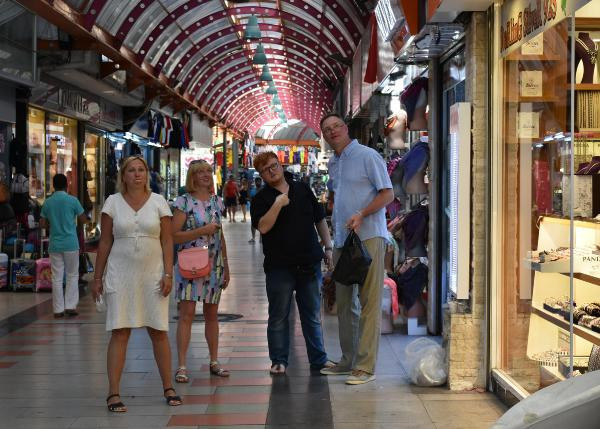 Gemiyle geldiler: İlçeyi hareketlendirdiler! - Resim: 3