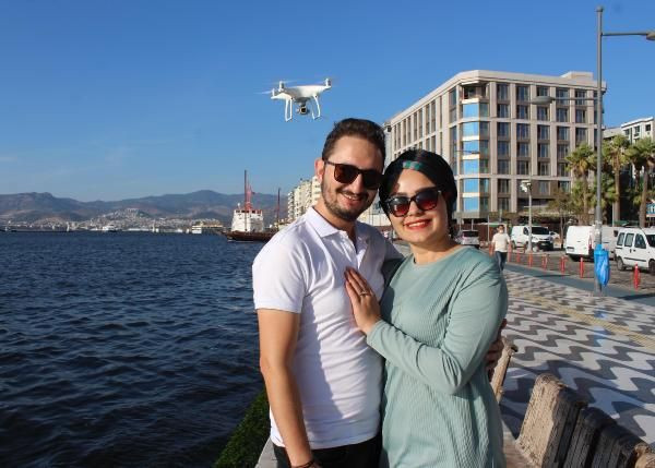 İzmir'de şaşırtan evlilik teklifi! Damat diz çöktü yüzük havadan geldi - Resim: 4