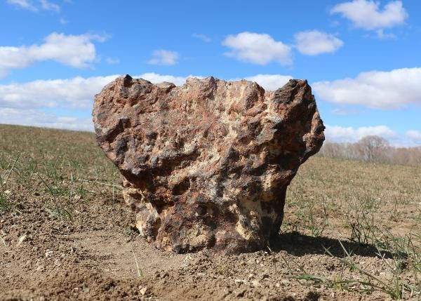 Çorum'da köylü tarlada bulduğu göktaşını Amerikalıya 180 bin dolara sattı - Resim: 2