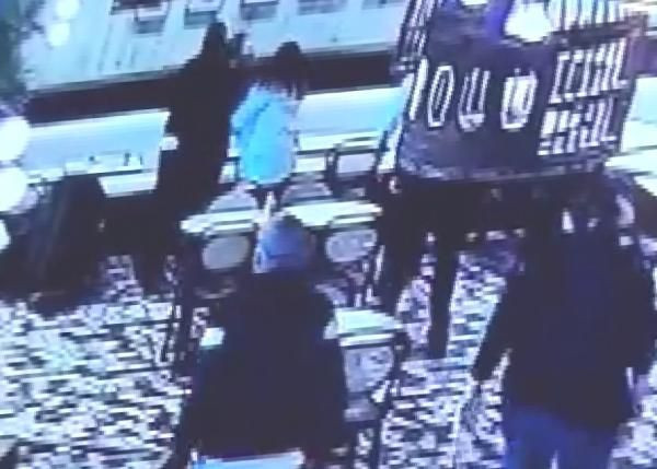 İstanbul'da öfkeli koca dehşet saçtı! Restoranda çocuğunun önünde eşini dövdü: Defalarca... - Resim: 2