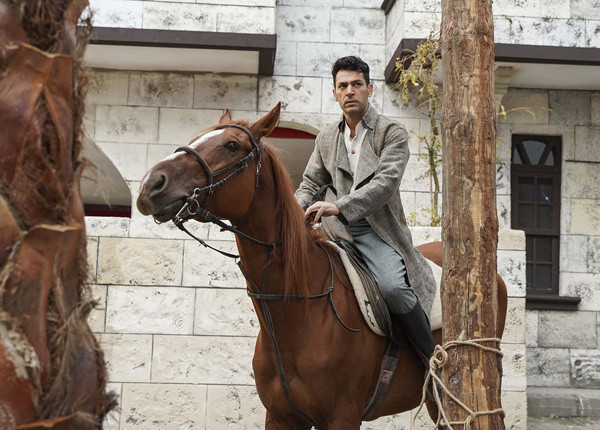 Murat Yıldırım bombayı patlattı! Aziz dizisindeki beklenmedik gelişme herkesi üzecek - Resim: 0