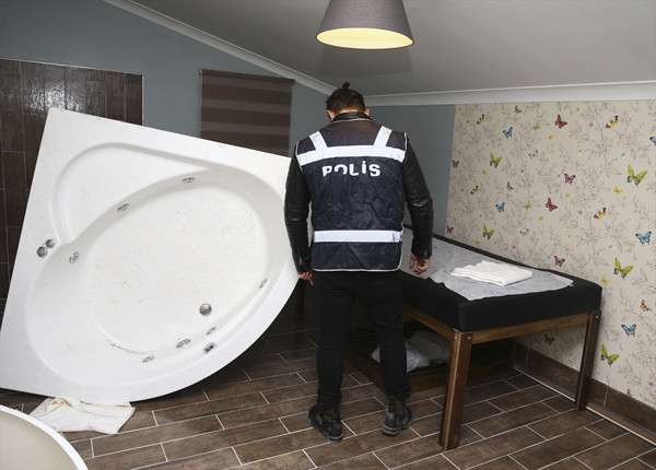 Basılan fuhuş evi şok etti! Jakuzide fantezi tarifeleri de var - Resim: 4