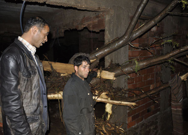 Patlayan su bendi can aldı - Resim: 3