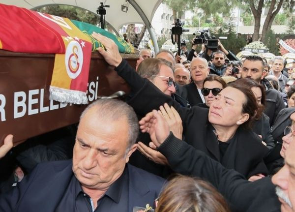 Demet Akbağ'ın yüzü eşini kaybettikten sonra ilk kez güldü işte o paylaşım - Resim: 2