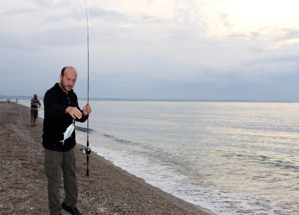Bir kızın parmağını koparmıştı! Türkiye'ye akın eden balon balığı teneke yiyor - Resim: 3