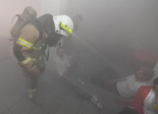 Bu bir aksiyon filmi sahnesi değil! Hastanede korkutan anlar... - Resim: 2