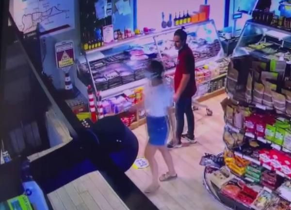 Muğla Bodrum'da alışveriş için girdiği marketten ayağı kırık çıktı - Resim: 1