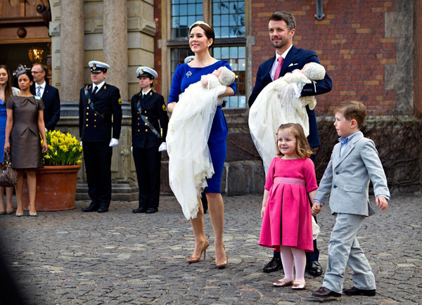 Dünyanın ilk ikiz prensesleri - Resim: 1