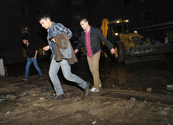 Ankara'da evleri su bastı! - Resim: 3