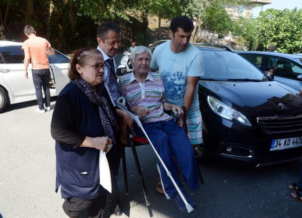 Eski Başbakan oy kullanmadı - Resim: 2