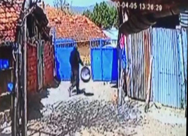 Denizli'de 'Vefa destek grubundan geliyoruz' yalanıyla hırsızlık yaptılar - Resim: 0