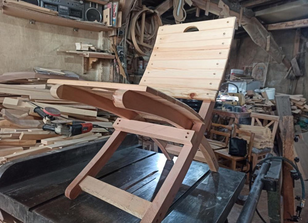 Kahramanmaraş'ta bel fıtığına yakalandı özel sandalye üretti! Sipariş yağıyor tedavi edici özelliği var: Fiyatı bakın ne kadar - Resim: 0