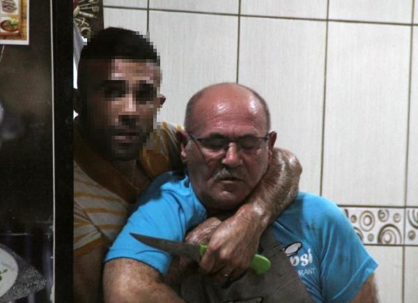 Antalya'da rehine krizi! Boğazını kesti kanlar içinde bıraktı: Beni kesin öldüreceksiniz - Resim: 2