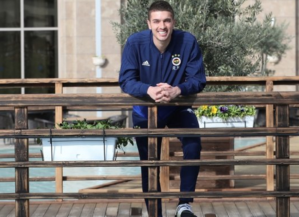 Başakşehir Fenerbahçeli yıldıza talip - Resim: 0