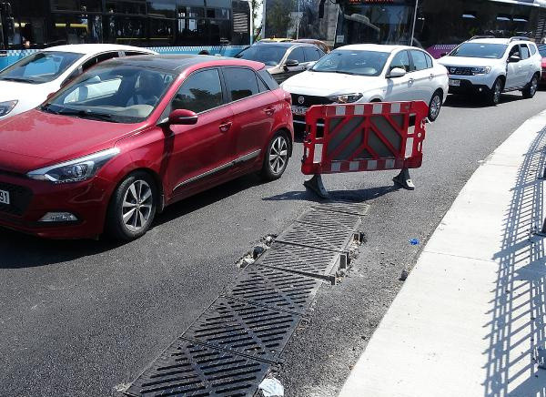 Beşiktaş'ta mazgal demiri otomobilin yakıt deposunu patlattı - Resim: 1