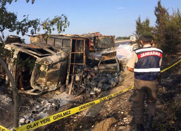 Korkunç olay... Yanarak can verdiler... - Resim: 2