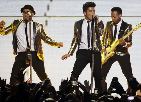 Ünlü şarkıcılar Super Bowl'a damga vurdu! - Resim: 2