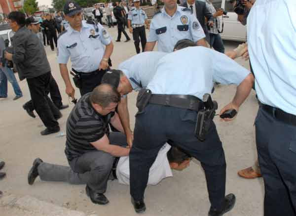 Sahte pusula kavgasına polis müdahale etti - Resim: 2