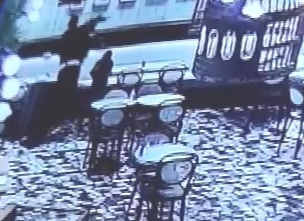 İstanbul'da öfkeli koca dehşet saçtı! Restoranda çocuğunun önünde eşini dövdü: Defalarca... - Resim: 3