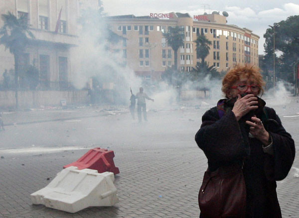 Tunus'un ardından Arnavutluk karıştı - Resim: 3