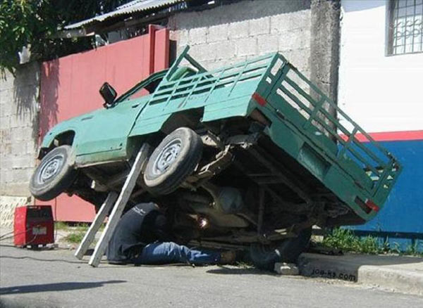 İş güvenliğini hiçe sayan cesur işçiler! - Resim: 1