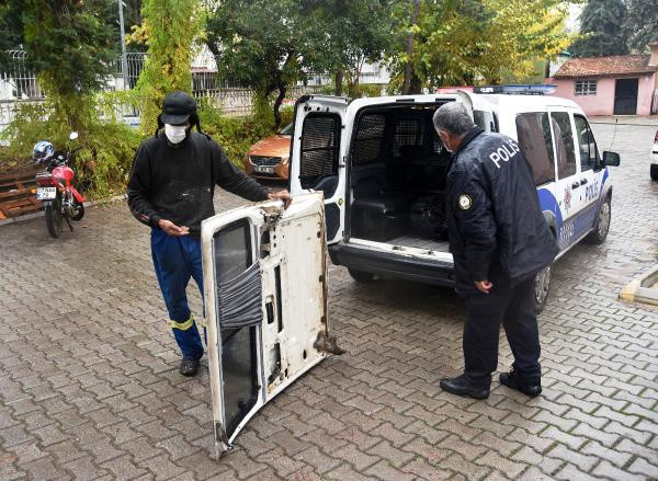 Antalya'da durakta gördü sahipsiz sanıp aldı! Başına gelmeyen kalmadı - Resim: 0