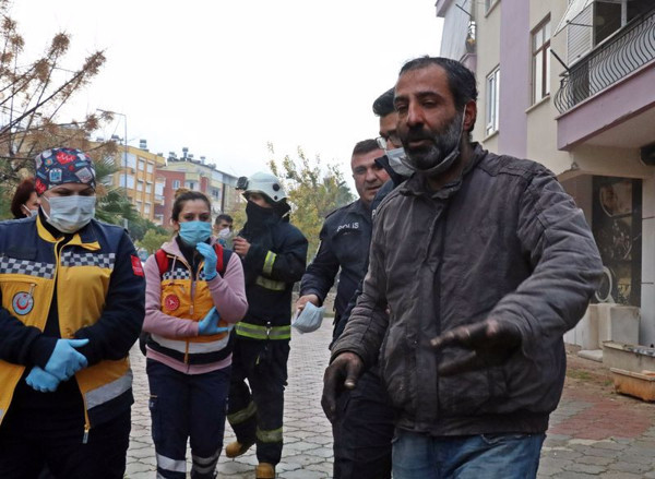 Antalya'da depodan kömür gibi çıktı sözleri pes dedirtti: Ben sizin gibi... - Resim: 0