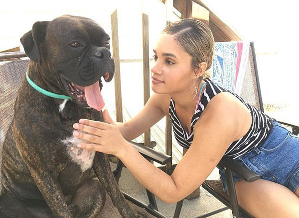 Genç modelin boğazını kesip yol kenarına attılar - Resim: 1