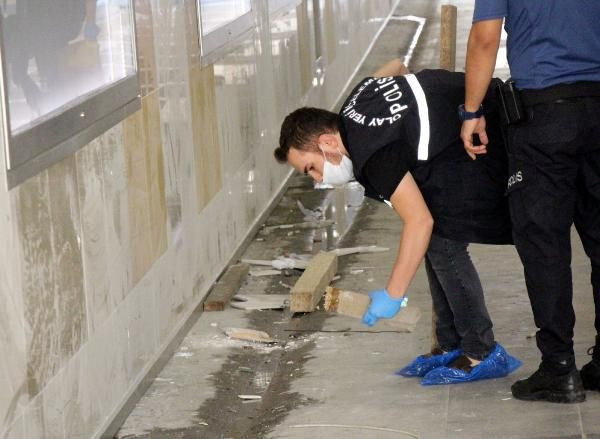 İstanbul'un göbeğinde kalaslı dehşet! Galata Köprüsü'nde 5 lirayı beğenmeyince.... - Resim: 4
