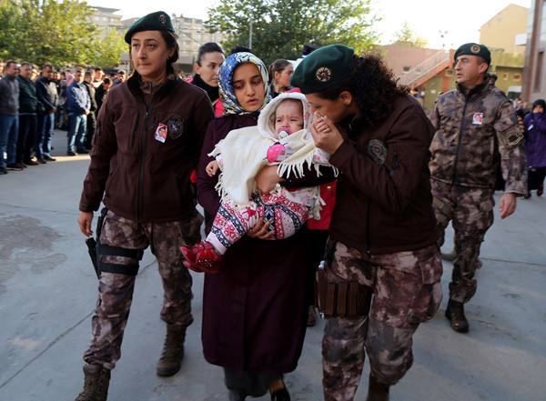 Şehit cenazesinde yürek yakan haykırış! - Resim: 1