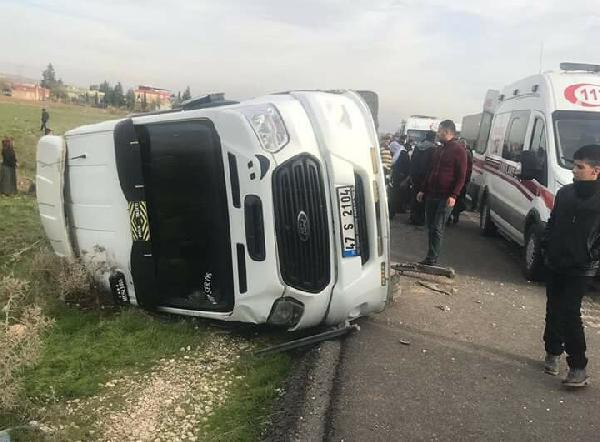 Düğün konvoyunda feci kaza: Çok sayıda yaralı var! - Resim: 3