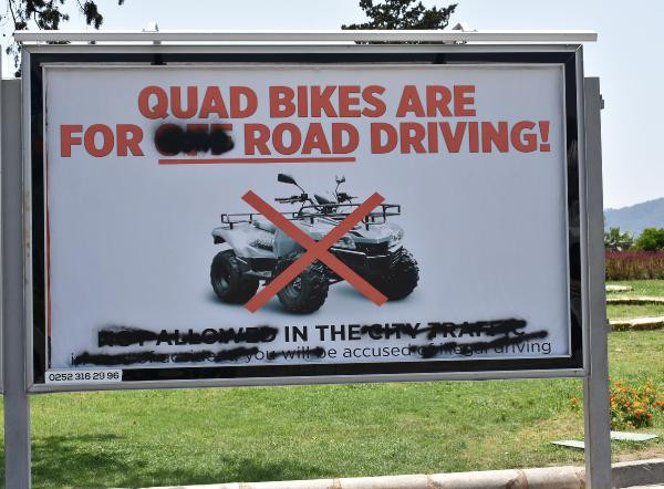 Tatil cennetinin her yerine afişler asıldı: Artık yasak! - Resim: 3